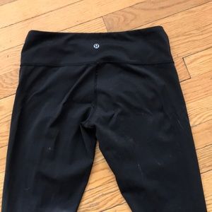 Full length lululemon wunder under leggings.
